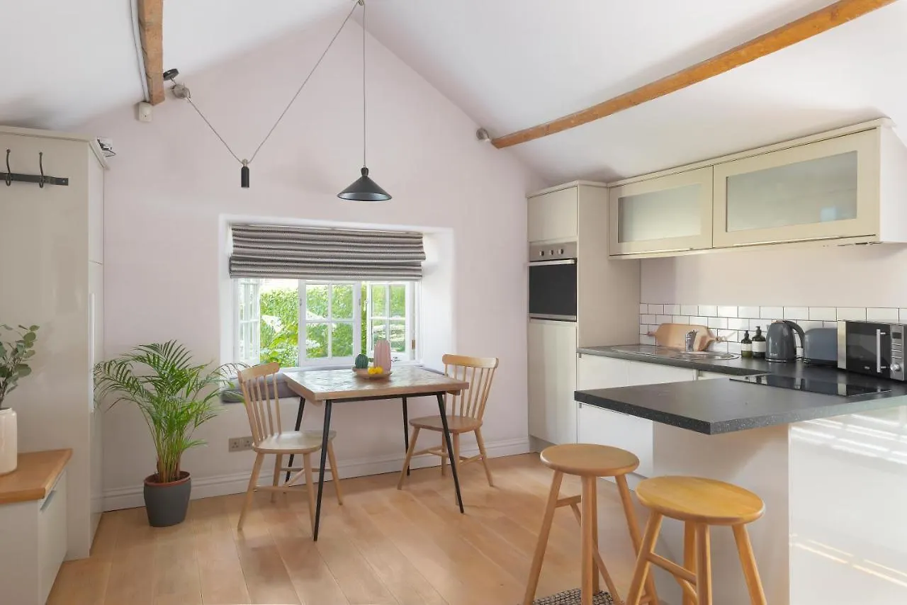 The Hayloft By Black Door Stays Bath Holiday home