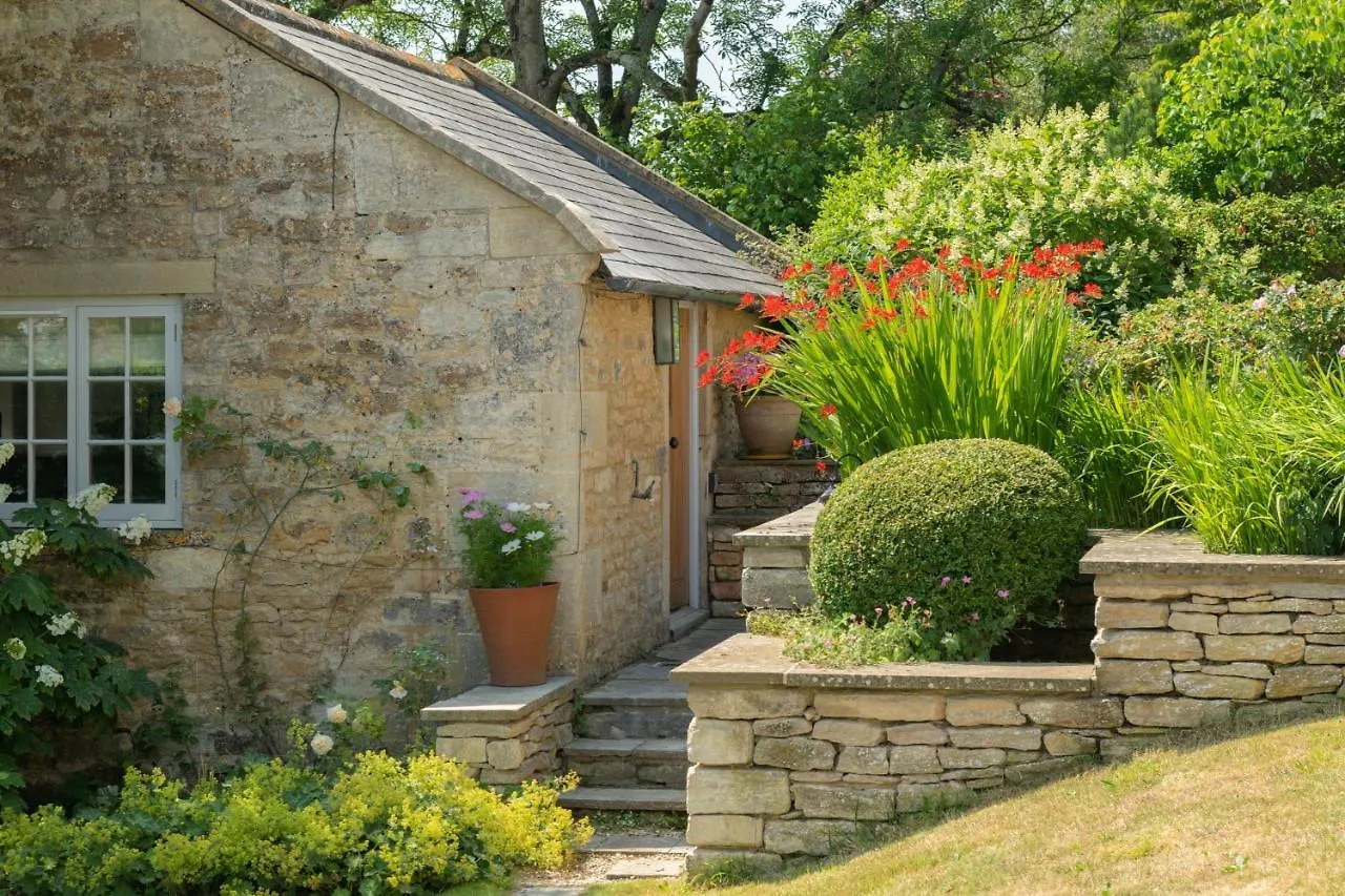 The Hayloft By Black Door Stays Bath Holiday home